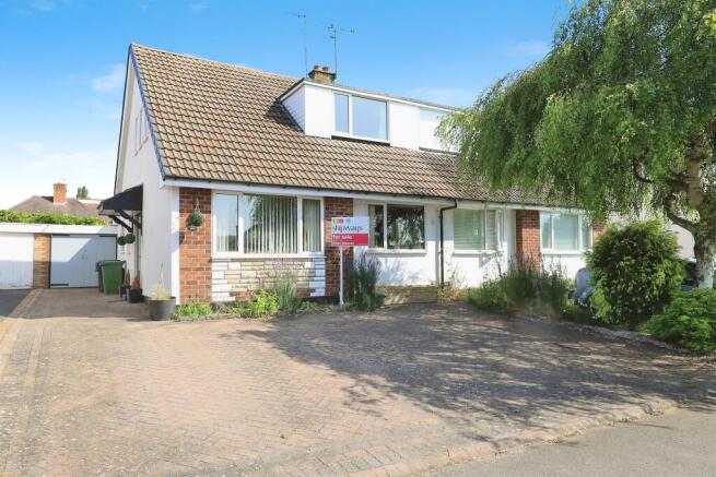3 bed property, in Milestone Drive, £280,000