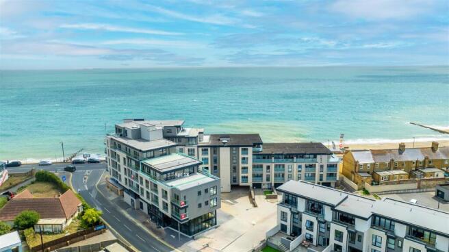 2 bed property, in Sandown, £450,000