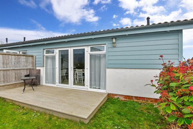 2 bed property, in Fort Warden Road, £85,000