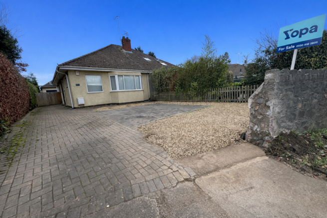 2 bed property, in Passage Road, £318,500