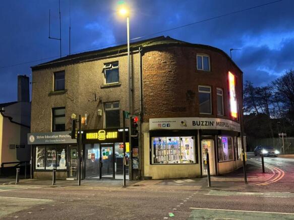 3 bed property, in Bury Old Road, £275,600