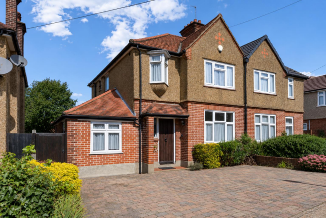 4 bed property, in The Rise, £750,000