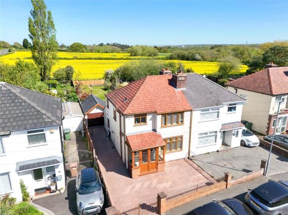 3 bed property, in Heathbank Avenue, £340,000