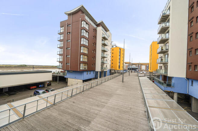 2 bed property, in Midway Quay, £170,000