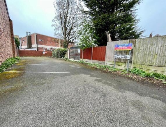 Studio, in Davenfield Grove, £280,000
