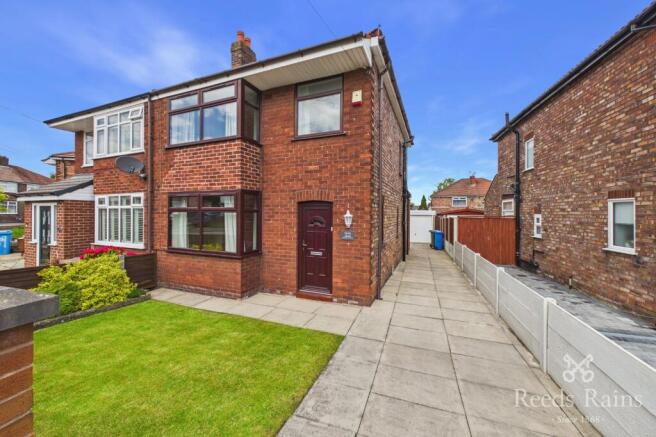 3 bed property, in Claremont Drive, £220,000