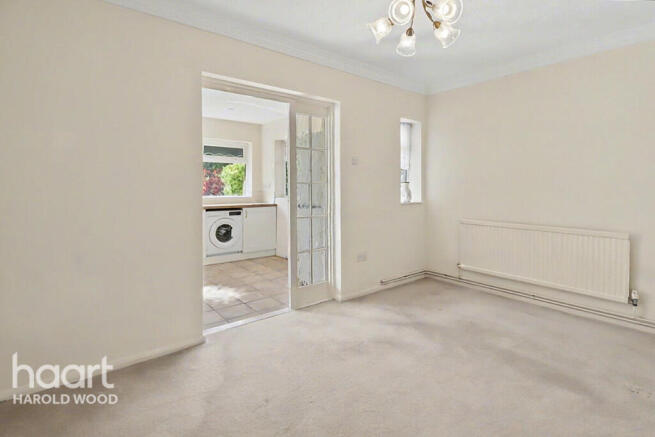 2 bed property, in Swindon Lane, £400,000