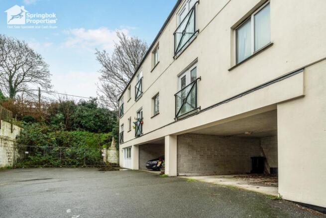 1 bed property, in Mills Court, £100,000