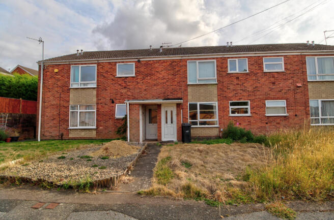2 bed property, in Morvale Gardens, £100,000