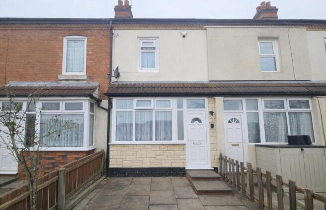 2 bed property, in Fox Crescent, £165,000