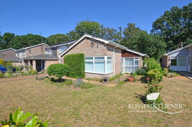 3 bed property, in Willow Road, £289,995