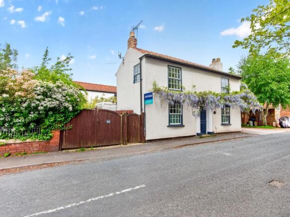 2 bed property, in Boroughbridge Road, £425,000