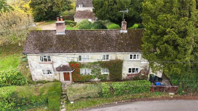 3 bed property, in Moor Hill, £610,000