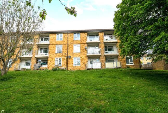 1 bed property, in Allen Drive, £89,000