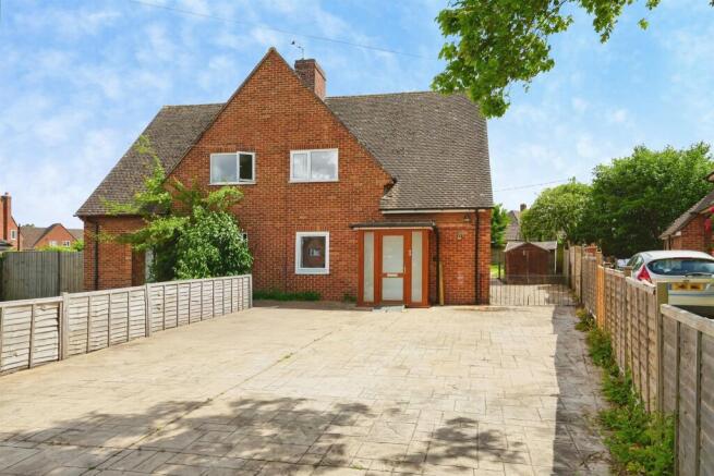 3 bed property, in The Croft, £375,000
