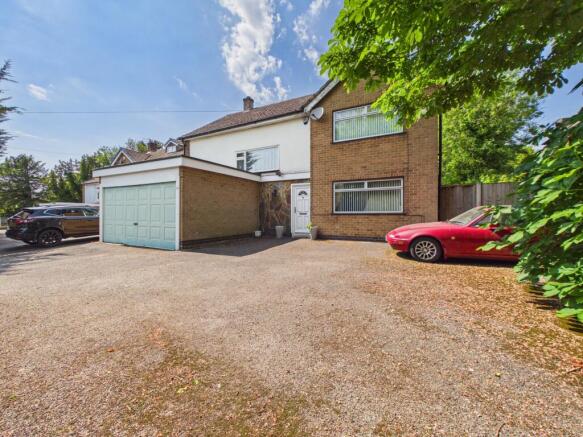 4 bed property, in Burton Road, £500,000