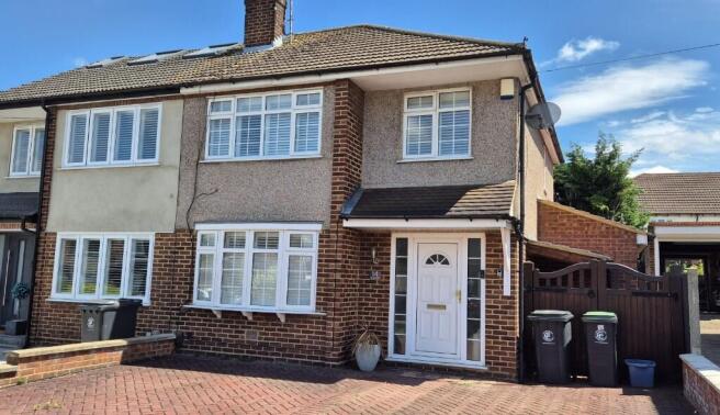 3 bed property, in Rosebank, £525,000