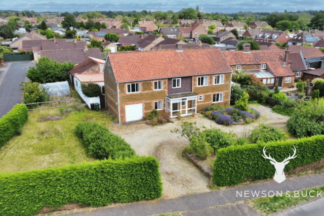 4 bed property, in Station Road, £575,000