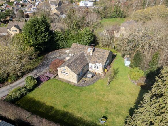 2 bed property, in Hall Ing Lane, £565,000