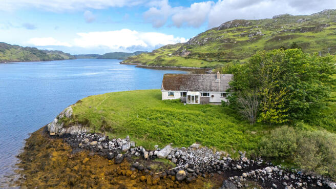 5 bed property, in Inchard House, £275,000