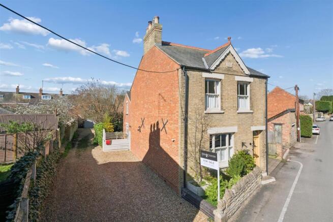 4 bed property, in East Street, £600,000