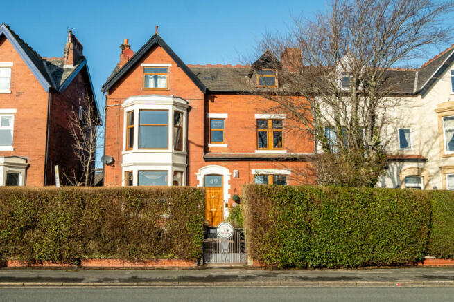 7 bed property, in East Beach, £1,100,000