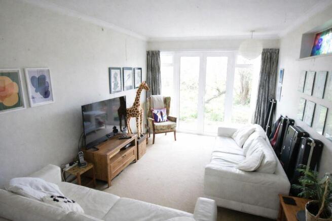 4 bed property, in Hide Road, £760,000