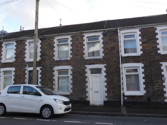 2 bed property, in Creswell Road, £98,000