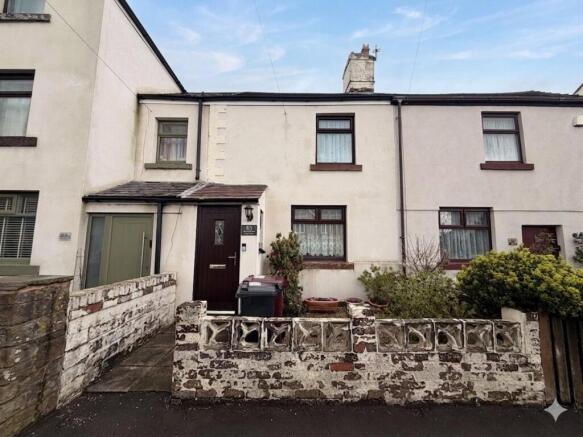 2 bed property, in Church Street, £190,000