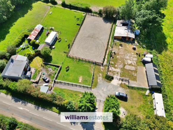 4 bed property, in Lloc, £650,000