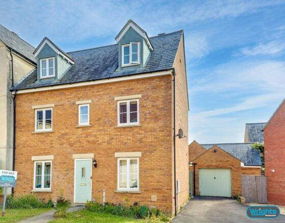 4 bed property, in Blease Close, £340,000