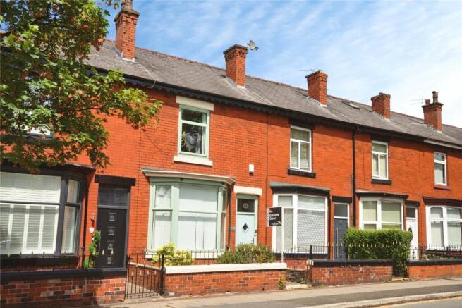 2 bed property, in Turks Road, £180,000