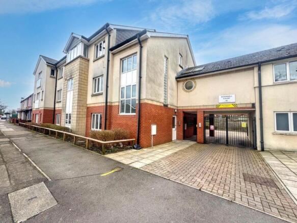 2 bed property, in Rivendell Court, £109,950