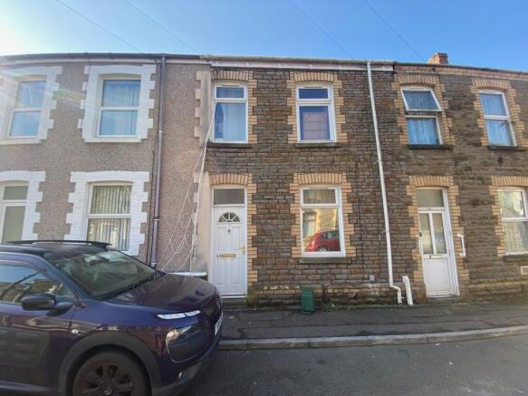 3 bed property, in Whittington Street, £99,000