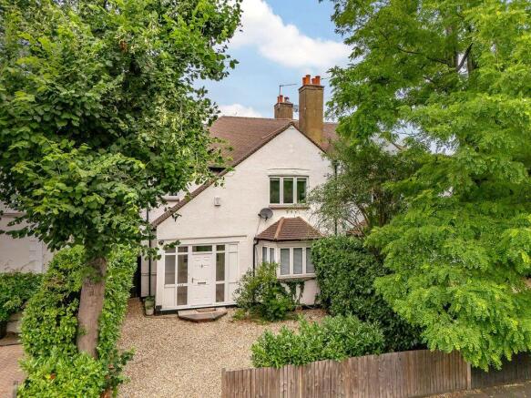 4 bed property, in Worple Road, £1,400,000