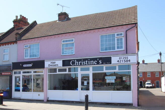 3 bed property, in Old Road, £254,000