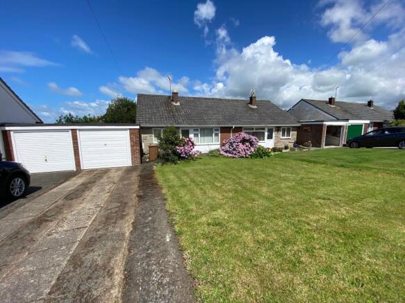2 bed property, in Ffordd Dyfrig, £210,000