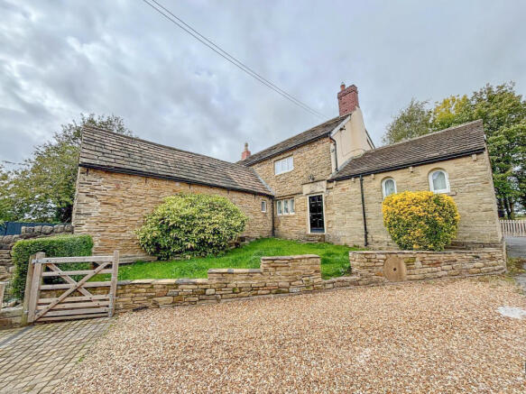 4 bed property, in Godley Hall Inn, £485,000