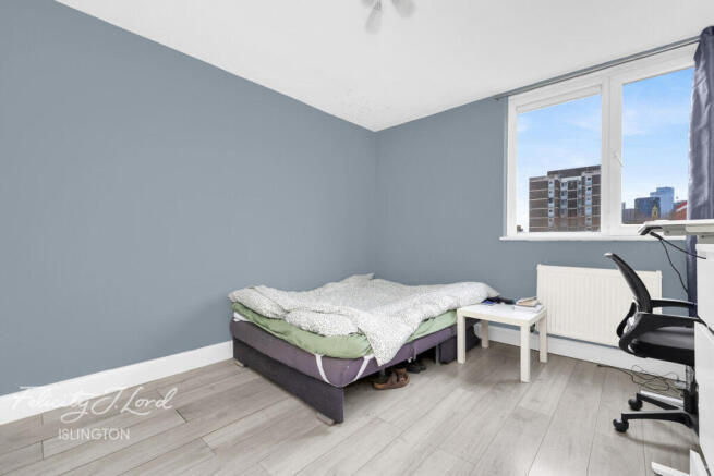 1 bed property, in Buckland Court, £350,000