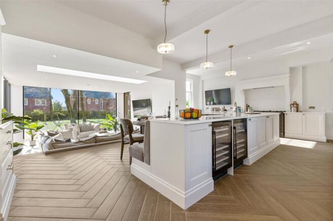 6 bed property, in Liverpool Road, £1,295,000