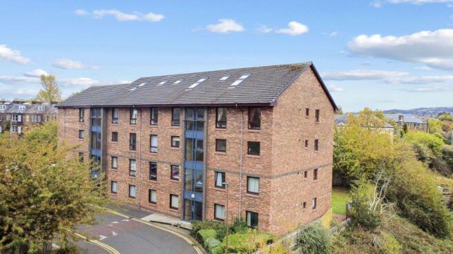 4 bed property, in 14/8 Hermand Terrace, £345,000