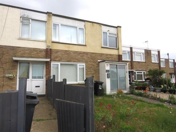 3 bed property, in Swinburne Road, £220,000