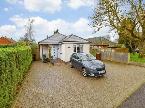 2 bed property, in Orchard Field, £375,000