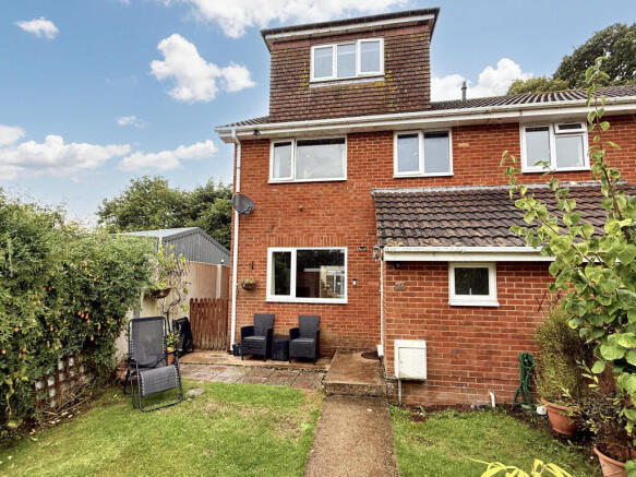 4 bed property, in Homers Lane, £325,000
