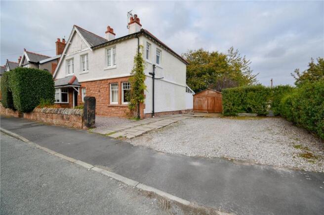 3 bed property, in Tower Road South, £525,000