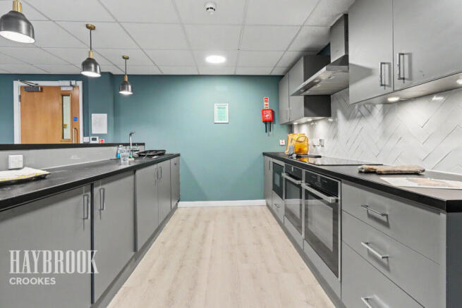 1 bed property, in Allen Street, £60,000