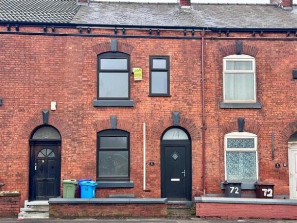 3 bed property, in Oldham Road, £170,000