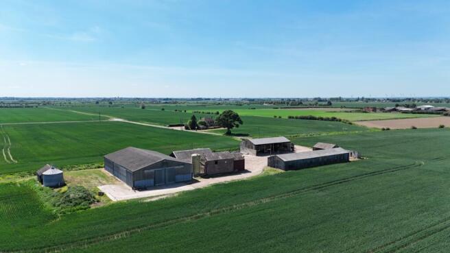 4 bed property, in Ullyatts Drove, £2,900,000