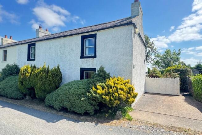2 bed property, in Border Cottage, £95,000