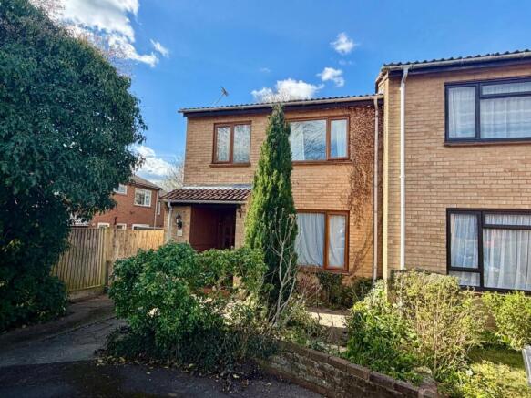 2 bed property, in Heronfield, £375,000